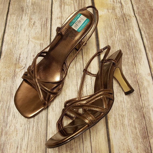 Mootsies Tootsies Shoes - ❤ 5/ $25 Mootsies Strappy Heel Sandals